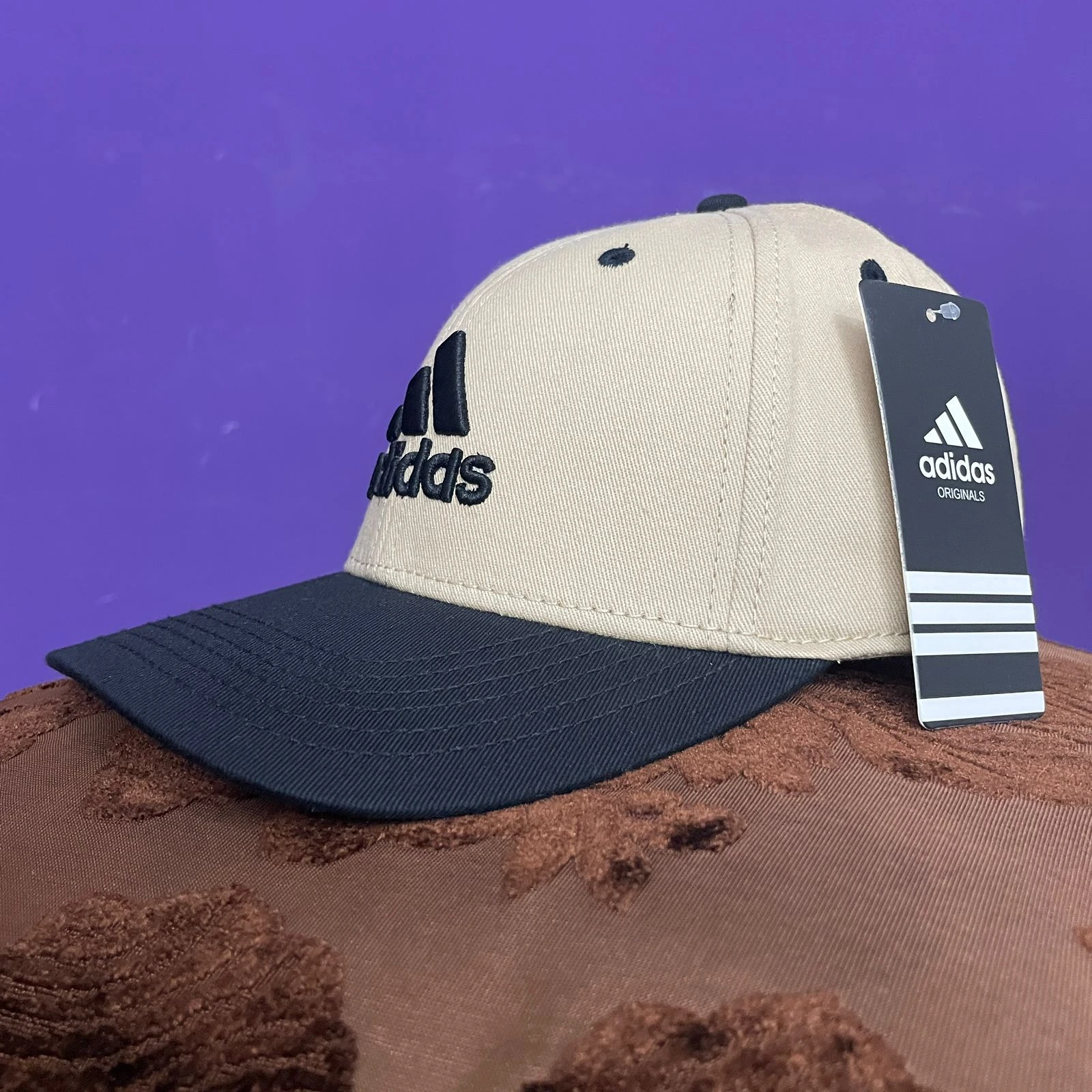 Premium Quality Adidas Logo Cap : A Touch of Class, A Dash of Style!