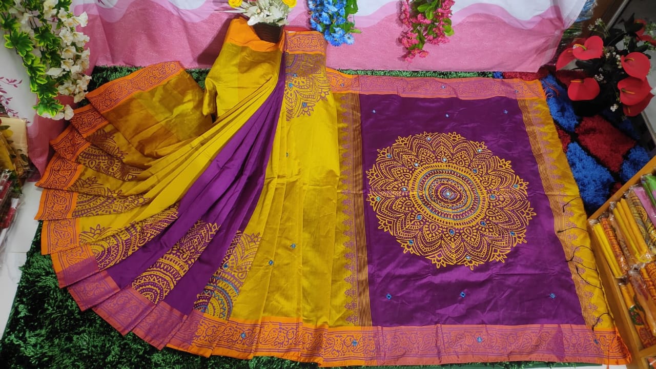 এমব্রয়ডাড়ী ধুপিয়ানসিল্ক শাড়ী